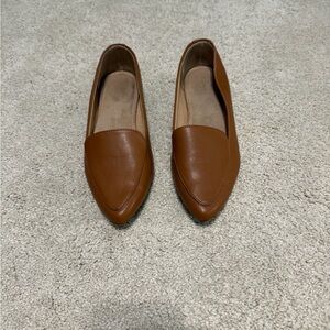 Old Navy Women's Tan Loafers
